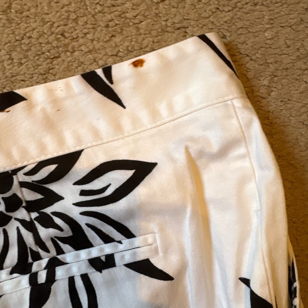 Skirtin Around, New Canaan CT Black & White Pineapple Cotton Blend Ankle Pants - Picture 10 of 10
